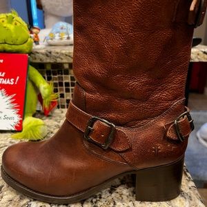 Frye back zip with snap buckle top short boots